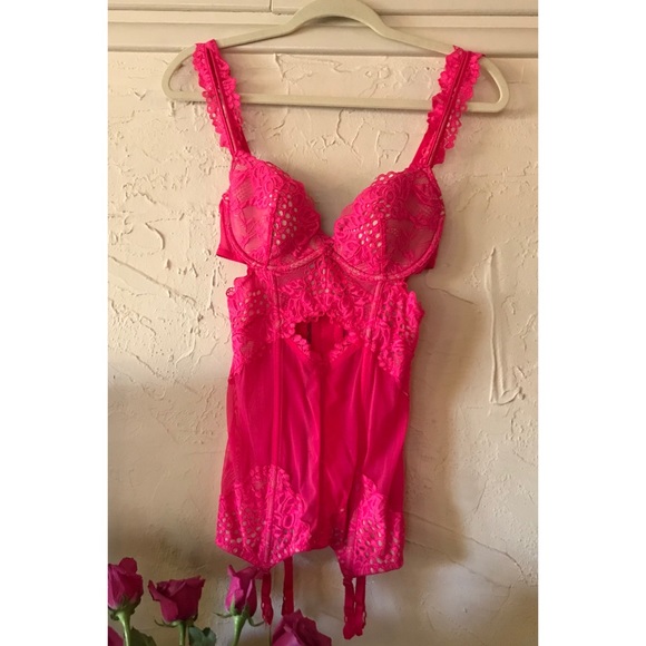 💞Victoria’s Secret, Hot Pink Lacey Corset/Negligee💞 Circa mid 2010’s, Size 34 C - Picture 4 of 16